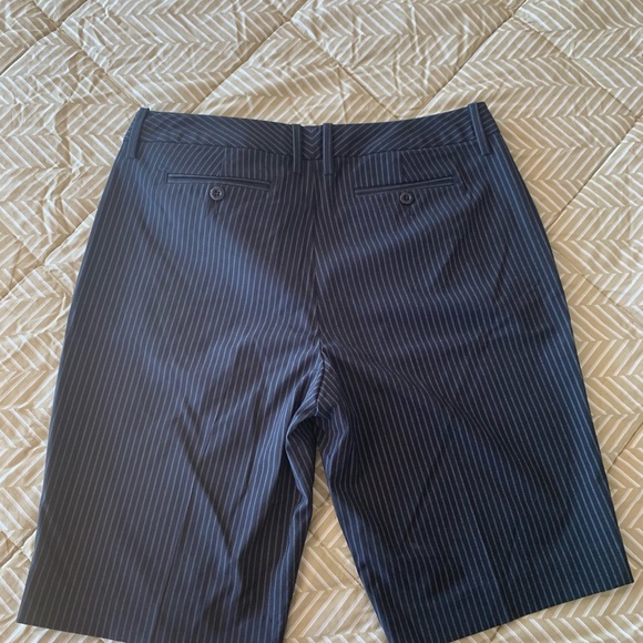 Gap Shorts - Picture 2 of 7